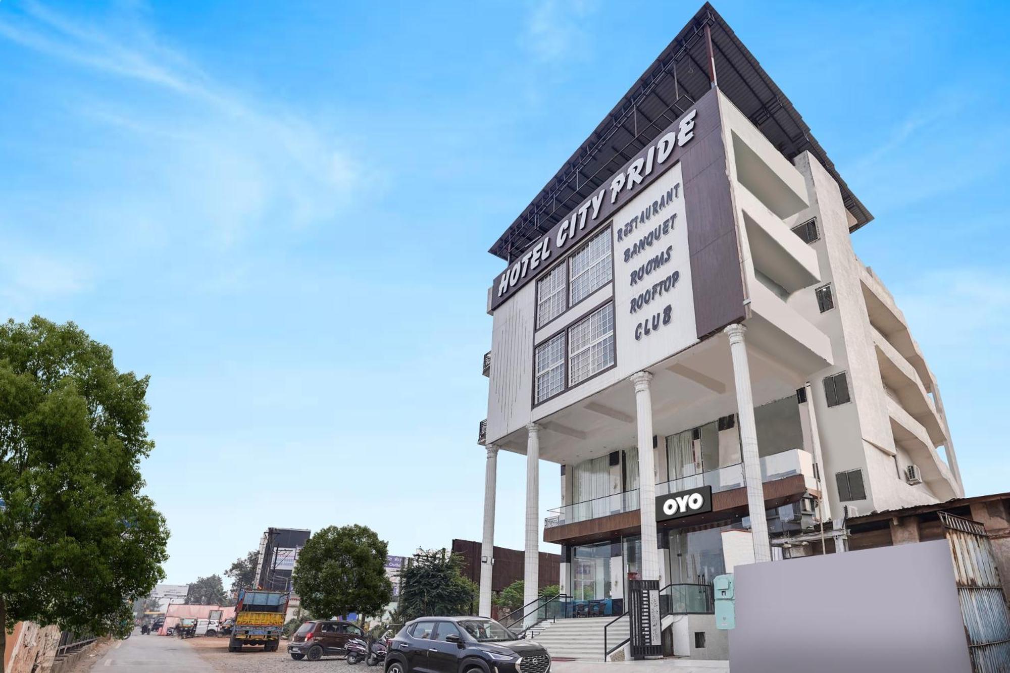 Townhouse Amanaka Formerly Hotel City Pride Raipur  Exterior photo