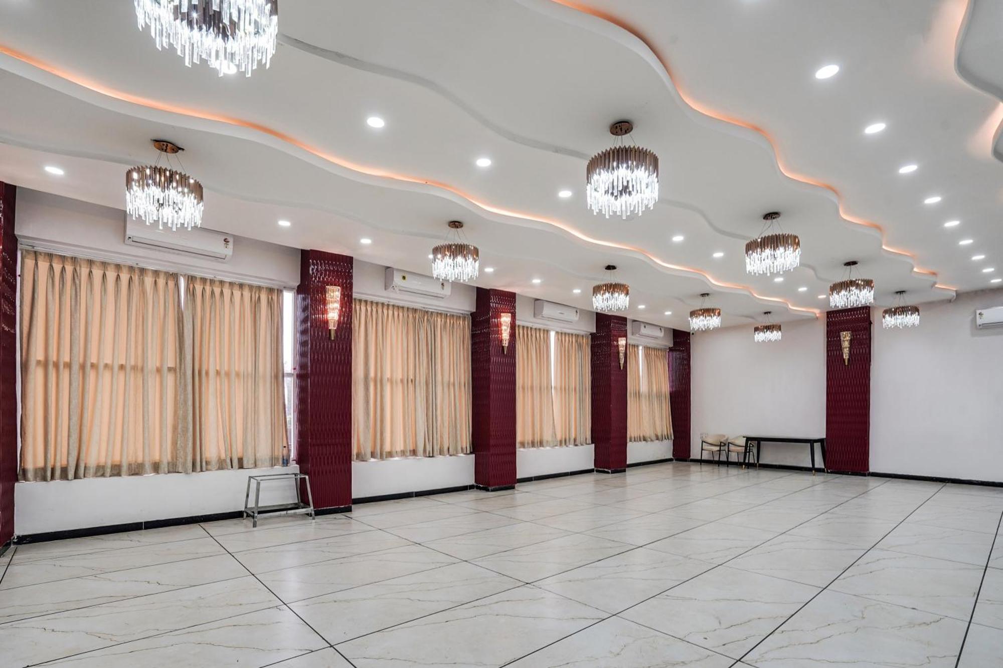 Townhouse Amanaka Formerly Hotel City Pride Raipur  Exterior photo